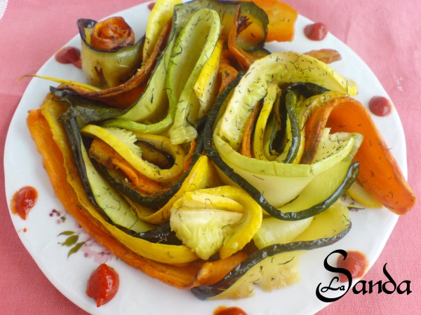 Salata colorata din zucchinii de Sanda Suciu Ex Surtea