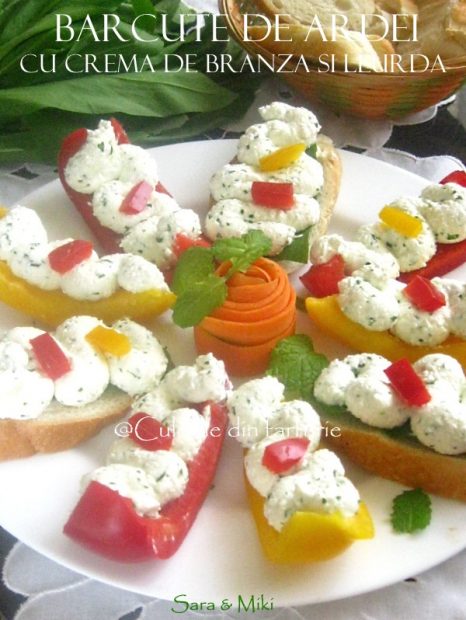 Barcute-de-ardei-cu-crema-de-branza-si-leurda-1