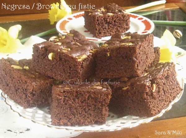 Negresa-cu-fistic-2-1