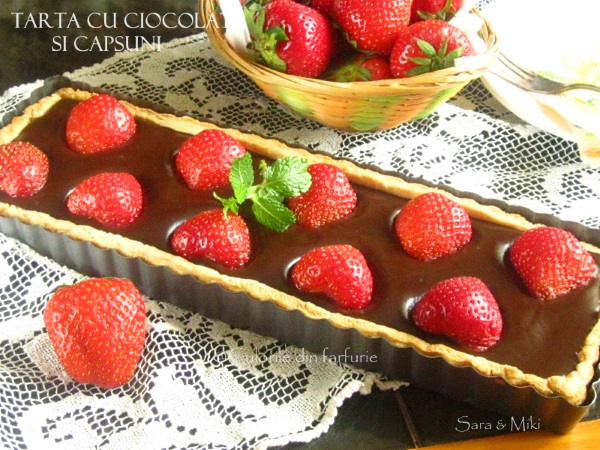 Tarta-cu-ciocolata-si-capsuni-4-1