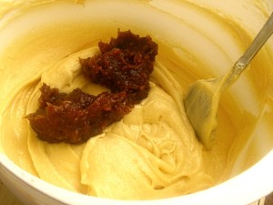 4. Se incorporeaza parta de curmale.    